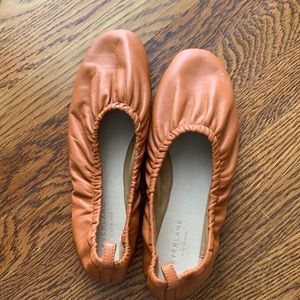 Everlane scrunch flat-like new!